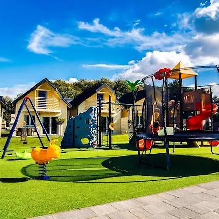 Comfortable Homes, Pool, Sauna, Whirlpool *