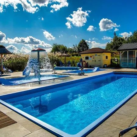 Comfortable Homes, Pool, Sauna, Whirlpool 펜션