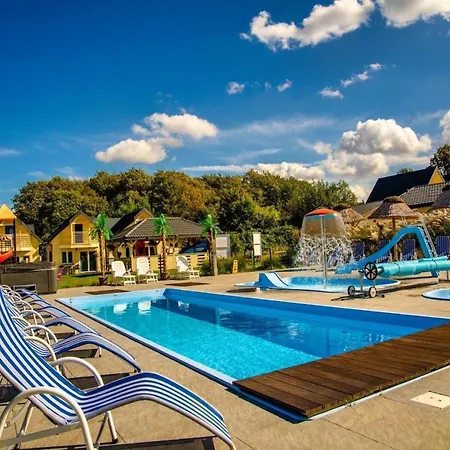 Comfortable Homes, Pool, Sauna, Whirlpool 펜션 우스트 노리 모르스키