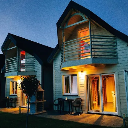 Comfortable Homes, Pool, Sauna, Whirlpool *