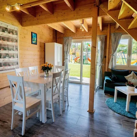 펜션 Comfortable Homes, Pool, Sauna, Whirlpool *