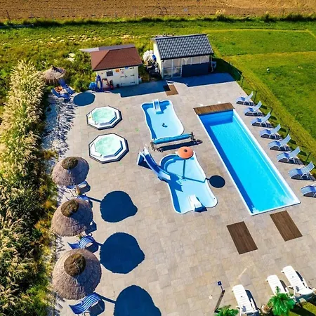 Comfortable Homes, Pool, Sauna, Whirlpool 펜션 *